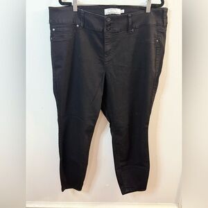 TORRID Super Soft Stretch Jean Jegging Black Essential Classic Size 24 Short